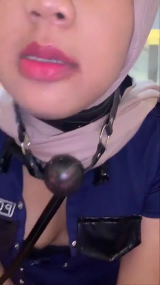 Zeylin Di Iket Kayak Anjing