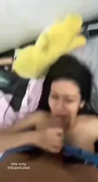 Si Manis Nyepong Kocok Kontol Pakek Toket