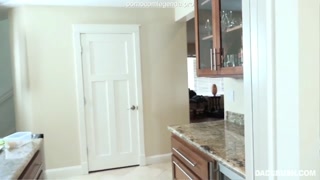 Garota Pegou Seu Padrasto Cheirando Sua Calcinha