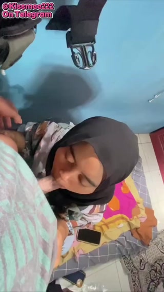 Jilbab 2 suka ngulum kontol
