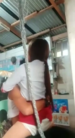 Beli Rokok Malah Dapet Memek