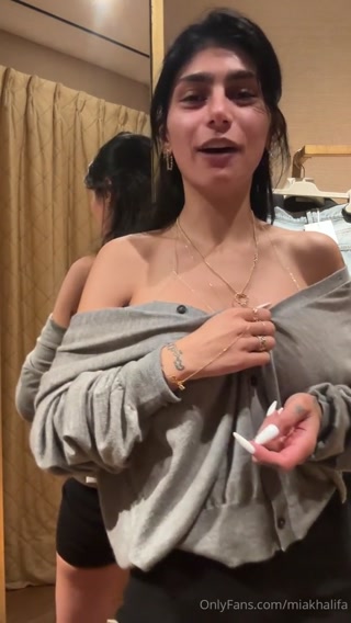 Mia Khalifa Red Top Video