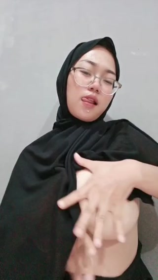 Hijab Hitam Tobrut yg lagi Viral (1)