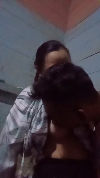 Ciuman Sama Pacar