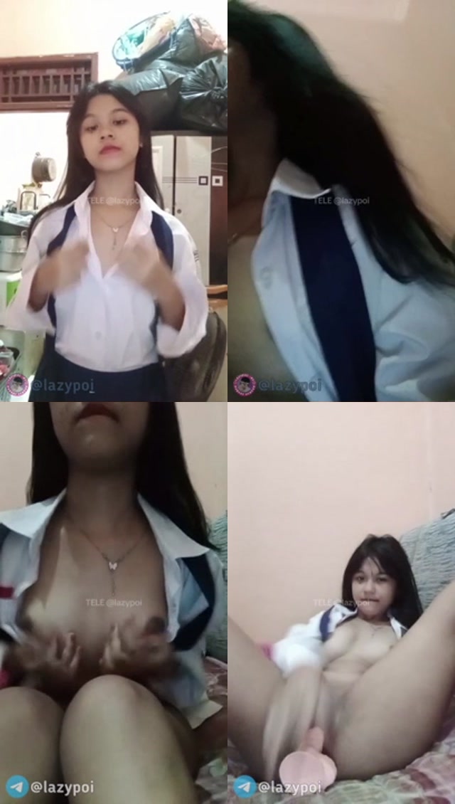 Cewek SMA pamer memek merah muda di kamar pas pulang sekolah