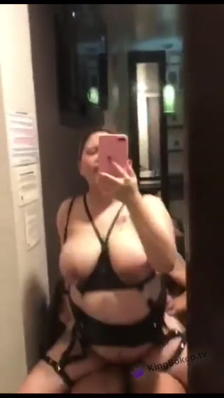 Ngewe Tante Toge Di Depan Cermin