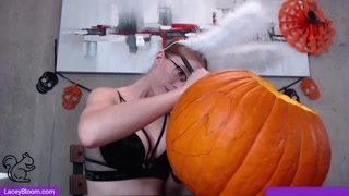 3111698 Live Show Pumpkin Carving 2611