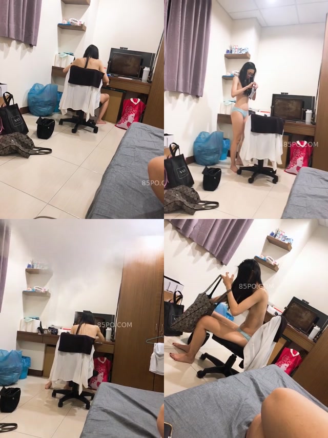 bantu adik di kamar